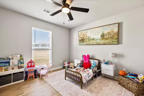 Bedroom - 11638 Mars Hill Rd, Bauxite, AR 72011 photo 3 of 4