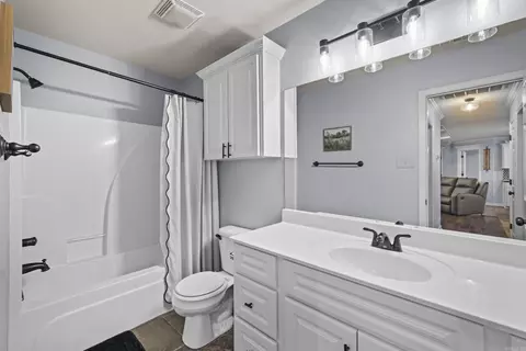 Bath - 918 Scooty Dr, Beebe, AR 72012 photo 2 of 2