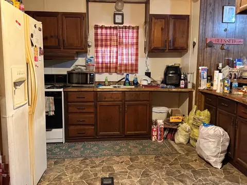 Kitchen - 637 Hwy 63, Williford, AR 72482 photo 4 of 6