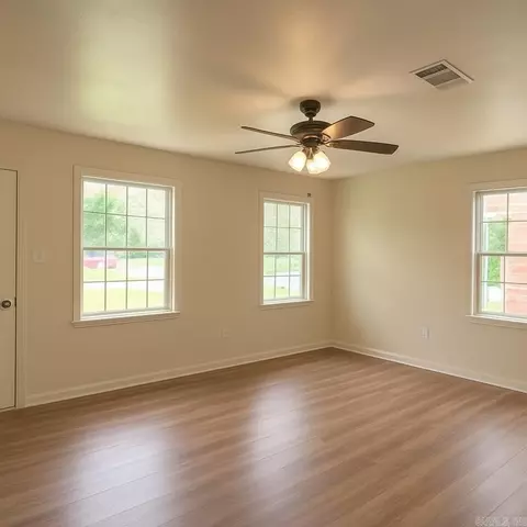 Living - 2275 Victory Ln, Conway, AR 72032 photo 1 of 2