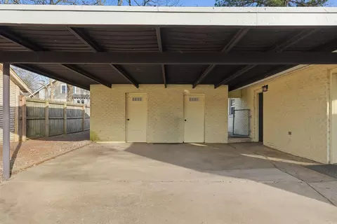 Exterior - 232 Mitchell St, Conway, AR 72034 photo 2 of 6