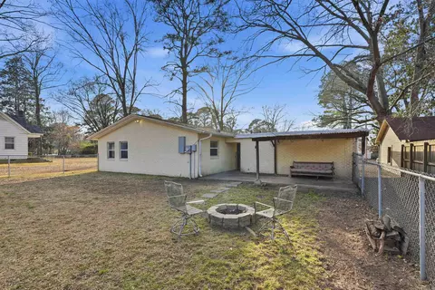 Exterior - 232 Mitchell St, Conway, AR 72034 photo 4 of 6