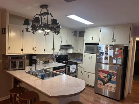 Kitchen - 139 Garden Dr, Mount Ida, AR 71957 photo 2 of 3