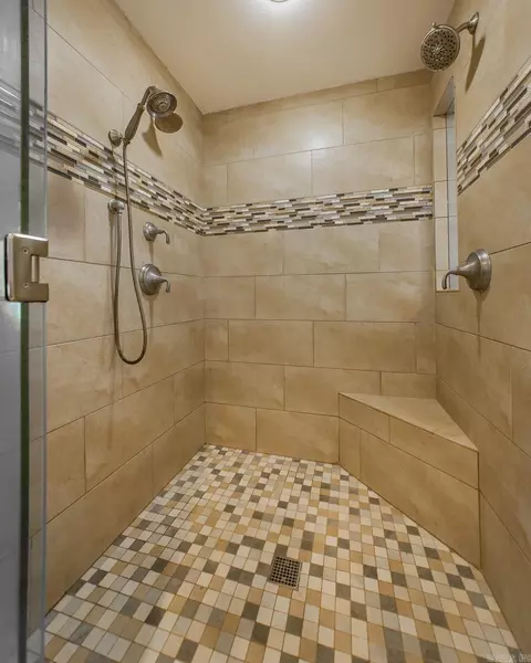 Bath - 44 Hickory Bend Dr, Cabot, AR 72023 photo 3 of 6