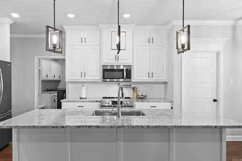Kitchen - 142 Hayden Dr, Beebe, AR 72012 photo 2 of 5