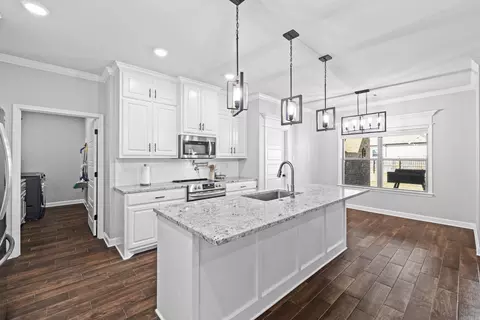 Kitchen - 142 Hayden Dr, Beebe, AR 72012 photo 3 of 5