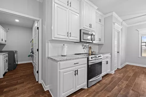 Entry Way - 142 Hayden Dr, Beebe, AR 72012 photo 4 of 6