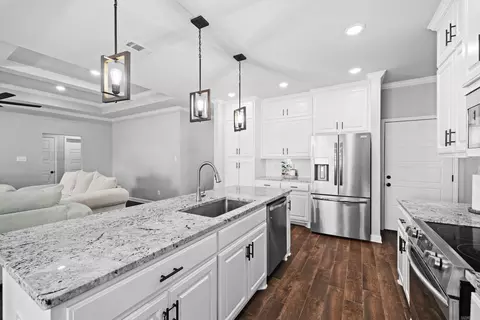 Kitchen - 142 Hayden Dr, Beebe, AR 72012 photo 5 of 5