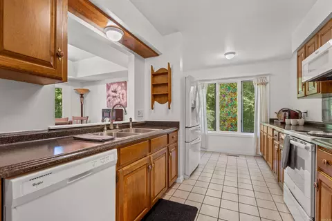 Kitchen - 90 Silverpoint Unit 4 Dr, Mount Ida, AR 71957 photo 1 of 4