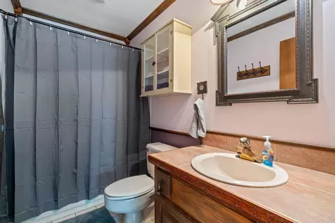Bath - 90 Silverpoint Unit 4 Dr, Mount Ida, AR 71957 photo 1 of 4