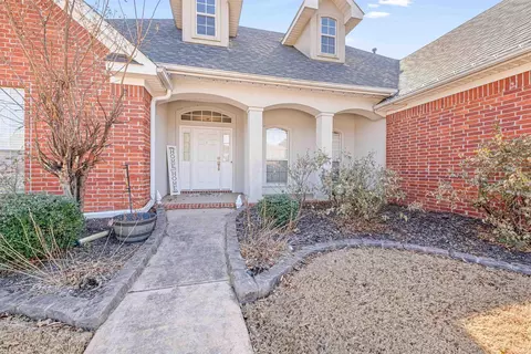 Exterior - 2575 Forest View Dr, Conway, AR 72034 photo 2 of 5