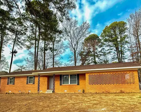 2818 Sylvia St, Arkadelphia, AR 71923