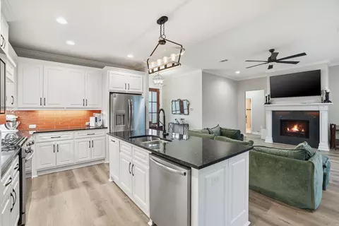 Kitchen - 13423 Smarty Jones Dr, Scott, AR 72142 photo 4 of 5