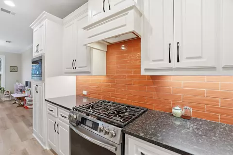 Kitchen - 13423 Smarty Jones Dr, Scott, AR 72142 photo 5 of 5