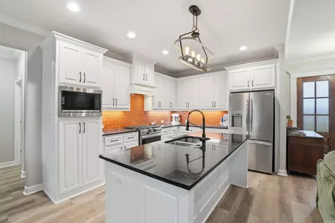 Kitchen - 13423 Smarty Jones Dr, Scott, AR 72142 photo 2 of 5