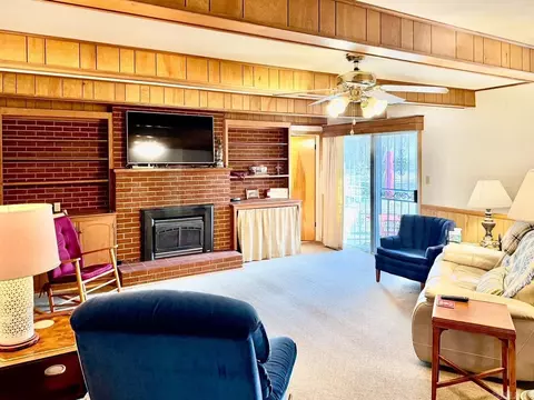 Living - 203 Pine Bluff St, Malvern, AR 72104 photo 1 of 3