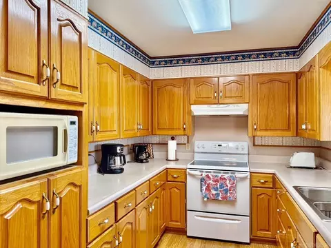 Kitchen - 203 Pine Bluff St, Malvern, AR 72104 photo 1 of 3