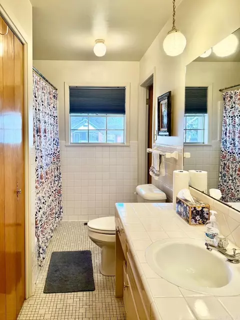 Bath - 203 Pine Bluff St, Malvern, AR 72104 photo 6 of 6
