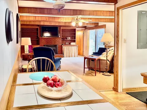 Dining - 203 Pine Bluff St, Malvern, AR 72104 photo 4 of 5