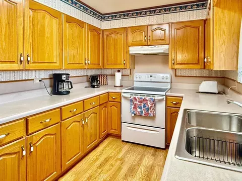 Kitchen - 203 Pine Bluff St, Malvern, AR 72104 photo 3 of 3