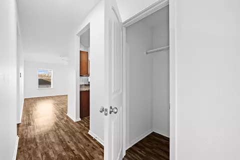 Entry Way - 13 Oakland Cir, Austin, AR 72007 photo 6 of 7