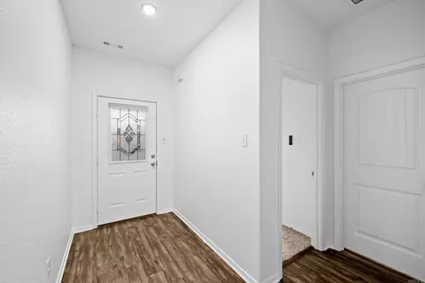 Entry Way - 13 Oakland Cir, Austin, AR 72007 photo 1 of 7