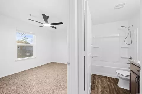 Entry Way - 13 Oakland Cir, Austin, AR 72007 photo 5 of 7