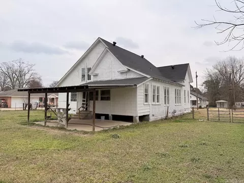 Exterior - 404 Turner St, Warren, AR 71671 photo 5 of 6