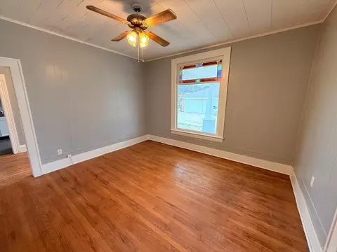 Living - 404 Turner St, Warren, AR 71671 photo 3 of 5