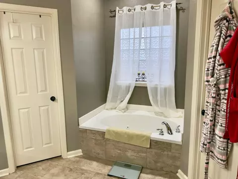205 Merril Dr, Benton, AR 72015 photo 13
