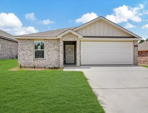 145 Stone Canyon Dr, Maumelle, AR 72113