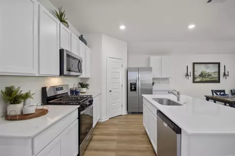 Kitchen - 60 Wolfsbridge Loop, Cabot, AR 72023 photo 1 of 2