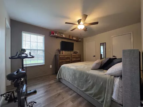 Bedroom - 9 Palmer Dr, Conway, AR 72032 photo 5 of 6