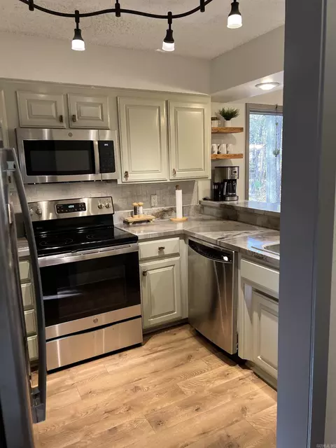 Kitchen - 21 Pine Cv #A, Mount Ida, AR 71957 photo 2 of 5