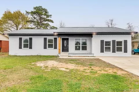 906 NW 6th St, Walnut Ridge, AR 72476