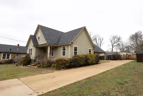 447 S Broad St, Batesville, AR 72501