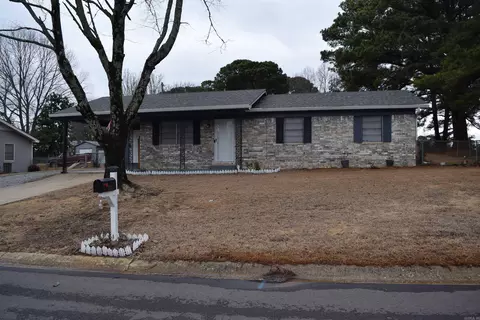 1702 Glenda Ln, Benton, AR 72015