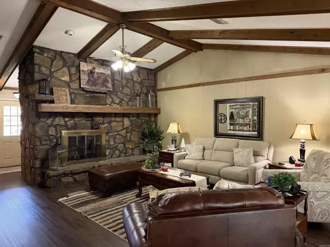 Living - 6 Cromwell Cv, Pine Bluff, AR 71603 photo 1 of 4