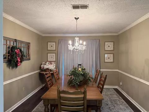 Dining - 6 Cromwell Cv, Pine Bluff, AR 71603 photo 1 of 3