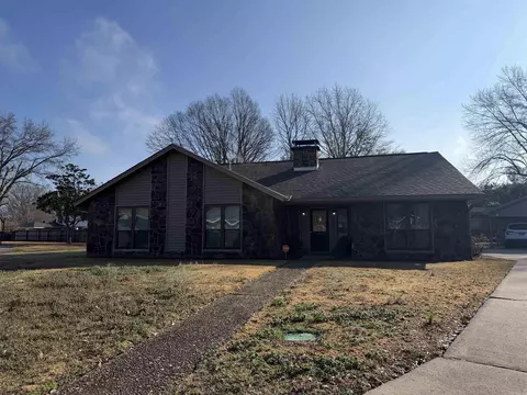 6 Cromwell Cv, Pine Bluff, AR 71603