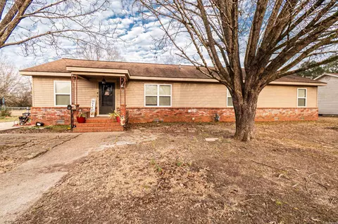 207 Tabor Ave, Camden, AR 71701