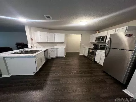 Kitchen - 11 Erwin Dr, Austin, AR 72007 photo 2 of 2