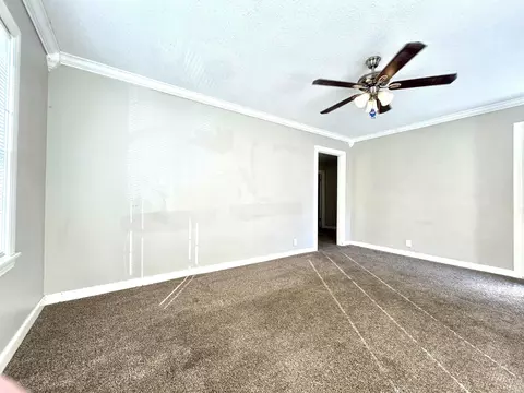 Living - 301 W Pine St, Benton, AR 72015 photo 3 of 5