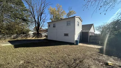 Exterior - 301 W Pine St, Benton, AR 72015 photo 5 of 5