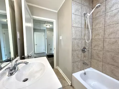 Bath - 301 W Pine St, Benton, AR 72015 photo 3 of 6
