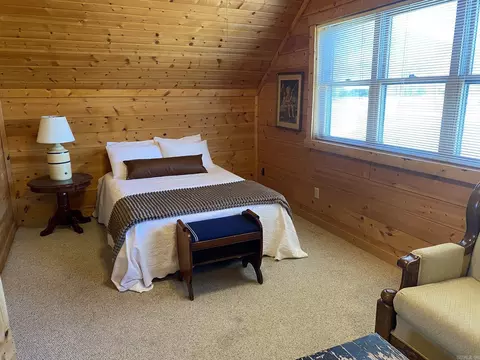 Bedroom - 465 S Riverview Ln, Mountain View, AR 72560 photo 10 of 13