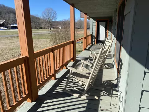 Exterior - 465 S Riverview Ln, Mountain View, AR 72560 photo 4 of 10