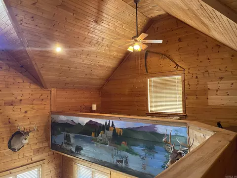 Entry Way - 465 S Riverview Ln, Mountain View, AR 72560 photo 1 of 2