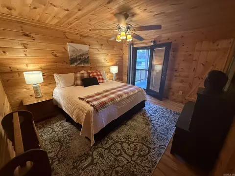 Bedroom - 465 S Riverview Ln, Mountain View, AR 72560 photo 1 of 13