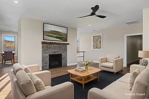 Living - 5 Sowbug Cir, Cotter, AR 72626 photo 3 of 7